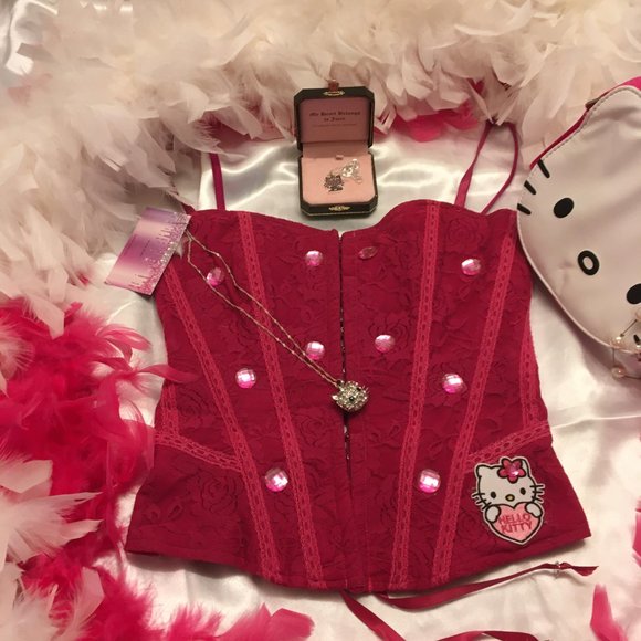 ADORABLE saphhire pink vinatge hello kitty corset and matching pendent! - Picture 14 of 14